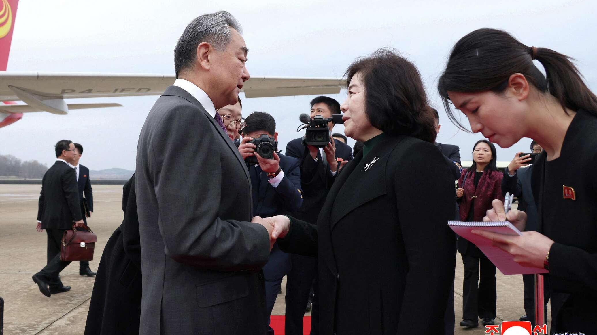 أول زيارة لوزير الخارجية الصيني وانغ يي إلى كوريا الديمقراطية الشعبية منذ عام 2019