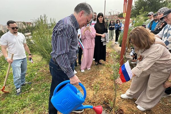 “حديقة الذاكرة”… حين تلتقي الجذور بالتاريخ لتعزيز الصداقة الجزائرية الروسية 2026 - سبوتنيك عربي