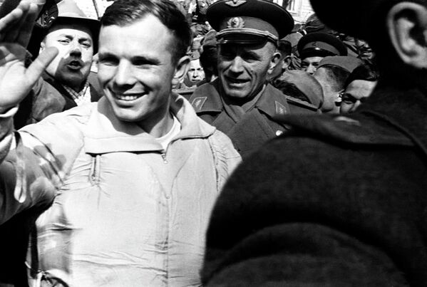 أول رائد فضاء على كوكب الأرض، يوري غاغارين، بعد هبوط وحدة الهبوط الخاصة بالمركبة الفضائية "فوستوك 1". - سبوتنيك عربي