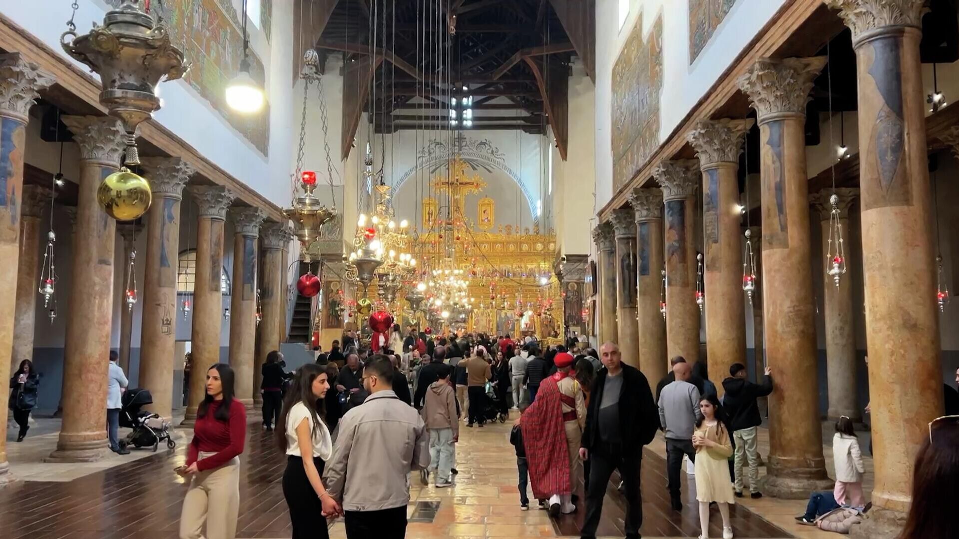 بيت لحم تحتفل بسبت النور.. وتضييقات إسرائيلية في القدس تزامناً مع العيد   - سبوتنيك عربي, 1920, 12.04.2026