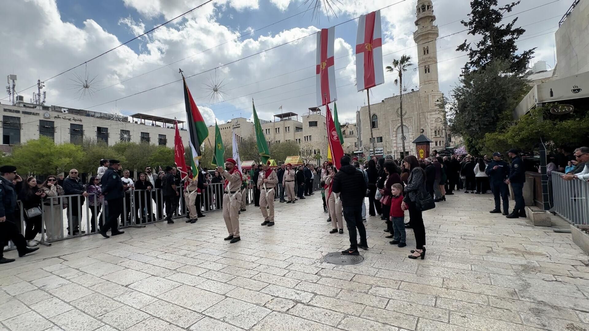 بيت لحم تحتفل بسبت النور.. وتضييقات إسرائيلية في القدس تزامناً مع العيد   - سبوتنيك عربي, 1920, 12.04.2026