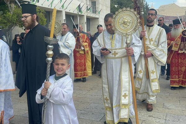 بيت لحم تحتفل بسبت النور.. وتضييقات إسرائيلية في القدس تزامناً مع العيد   - سبوتنيك عربي