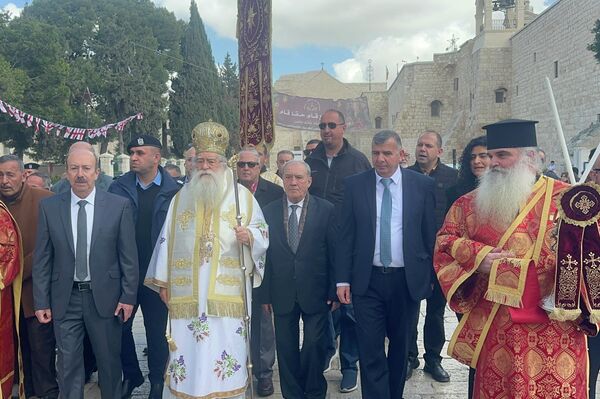 بيت لحم تحتفل بسبت النور.. وتضييقات إسرائيلية في القدس تزامناً مع العيد   - سبوتنيك عربي