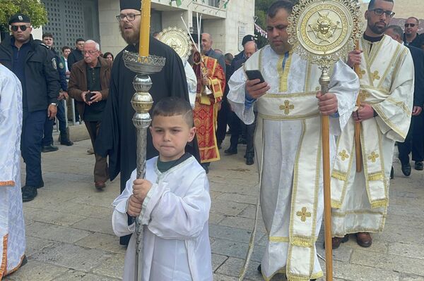 بيت لحم تحتفل بسبت النور.. وتضييقات إسرائيلية في القدس تزامناً مع العيد   - سبوتنيك عربي