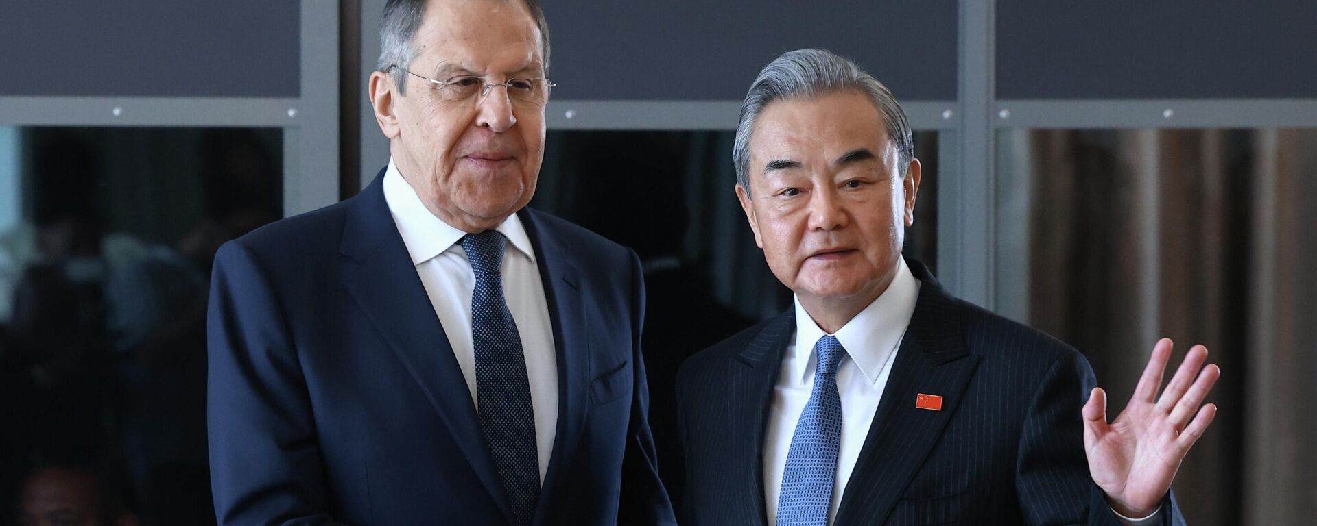 وزير الخارجية الروسي سيرغي لافروف مع وزير الخارجية الصيني وانغ يي - سبوتنيك عربي, 1920, 14.04.2026