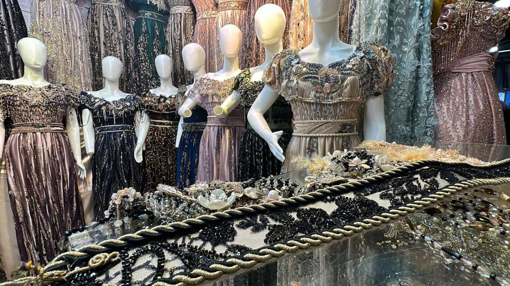 "البلوزة الجزائرية" نحو العالمية... من تراث الغرب الجزائري إلى قائمة "يونسكو"