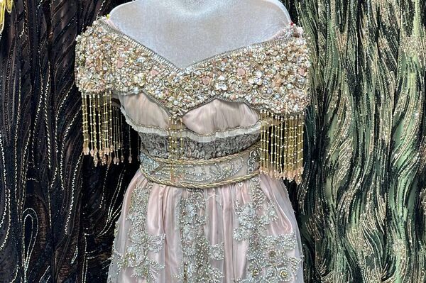 &quot;البلوزة الجزائرية&quot; نحو العالمية... من تراث الغرب الجزائري إلى قائمة &quot;يونسكو&quot; - سبوتنيك عربي