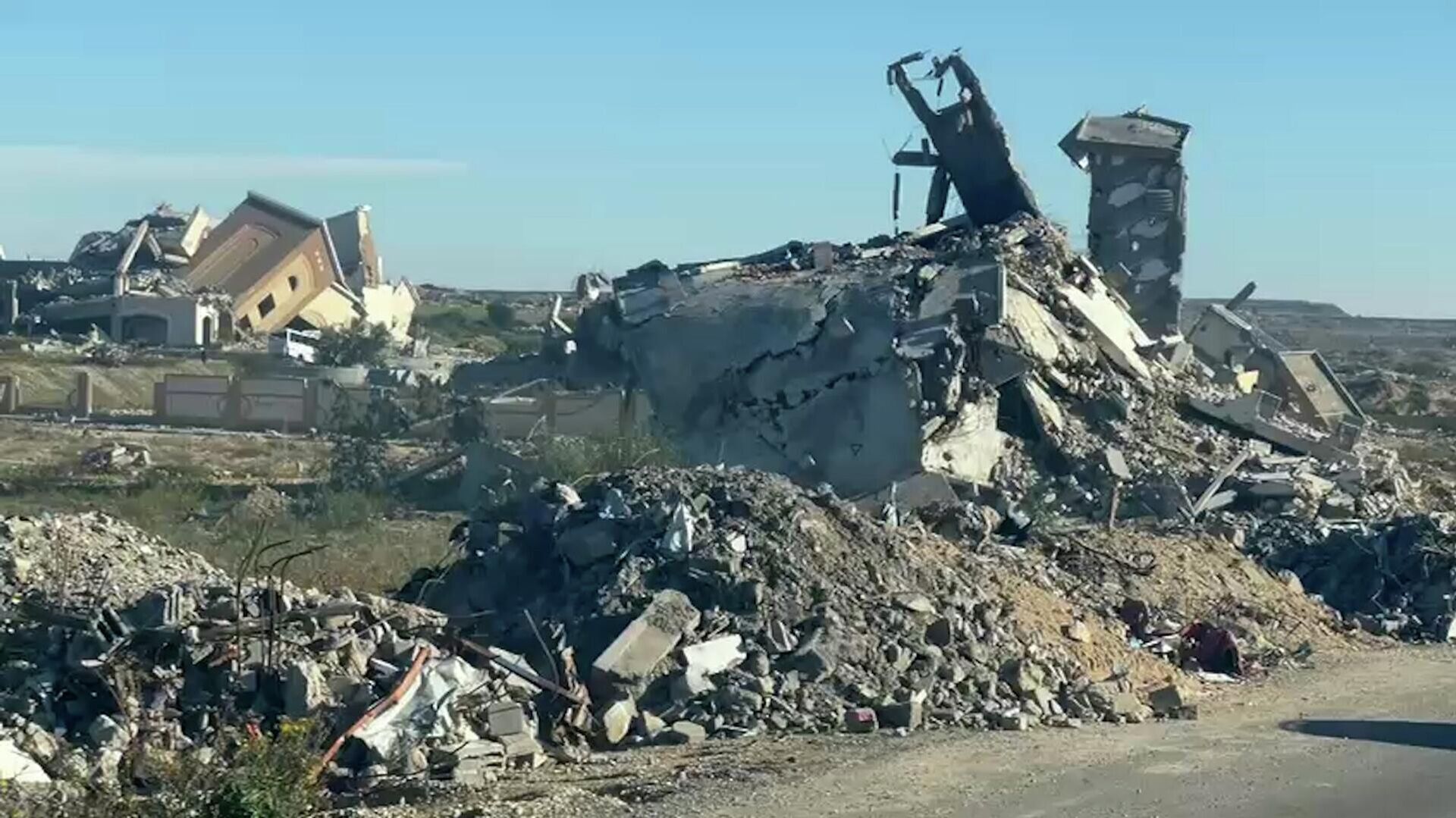 رفات ضحايا غزة تحت الركام.... مصير مجهول يثقل قلوب العائلات 
 - سبوتنيك عربي, 1920, 16.04.2026