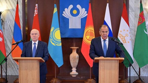 لافروف وليبيديف يعقدان مؤتمرا صحفيا عقب اجتماع وزراء خارجية رابطة الدول المستقلة في موسكو  - سبوتنيك عربي