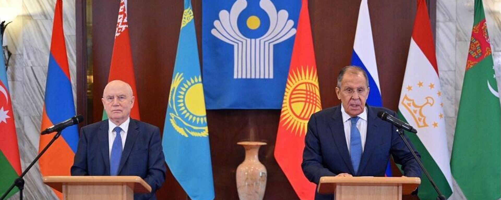 لافروف وليبيديف يعقدان مؤتمرا صحفيا عقب اجتماع وزراء خارجية رابطة الدول المستقلة في موسكو  - سبوتنيك عربي, 1920, 17.04.2026