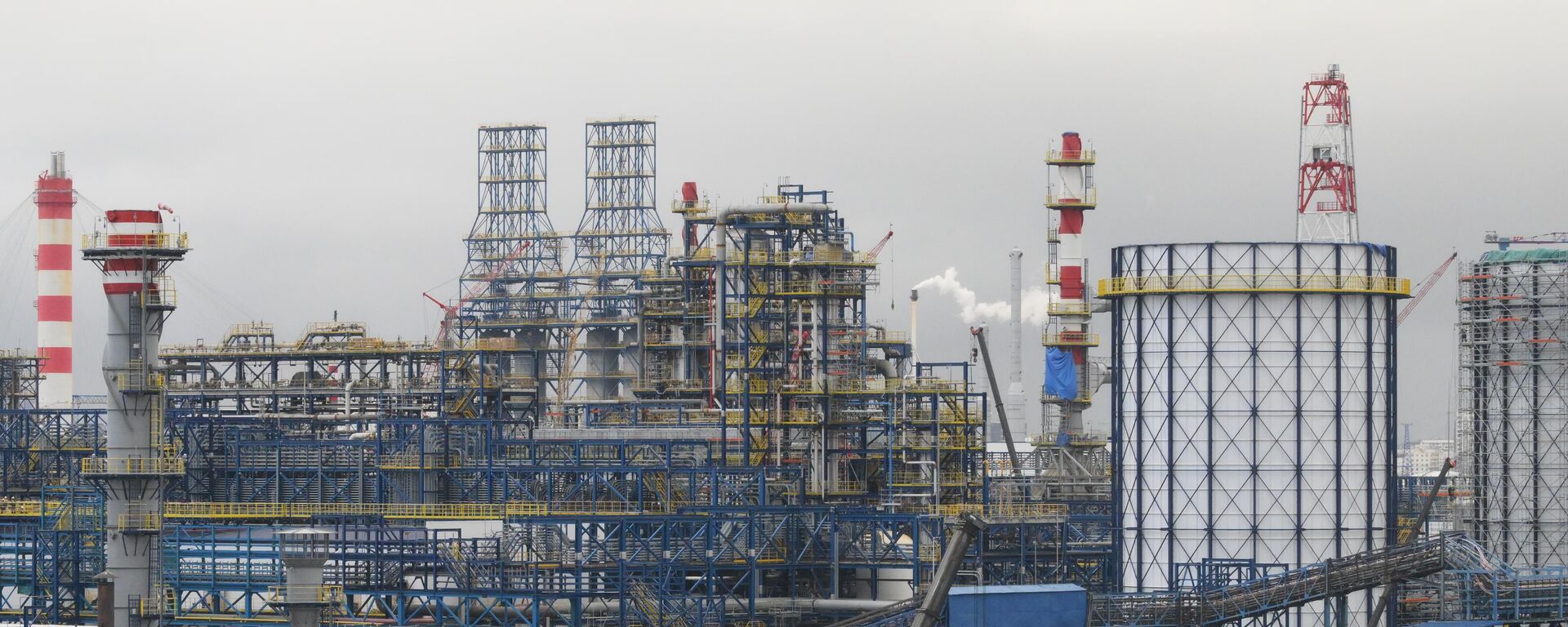 مصفاة موسكو النفطية التابعة لشركة غازبروم نفط - سبوتنيك عربي, 1920, 20.04.2026