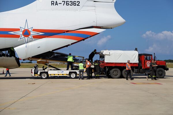 سبوتنيك ترصد لحظة وصول طائرة المساعدات الروسية إلى لبنان  - سبوتنيك عربي