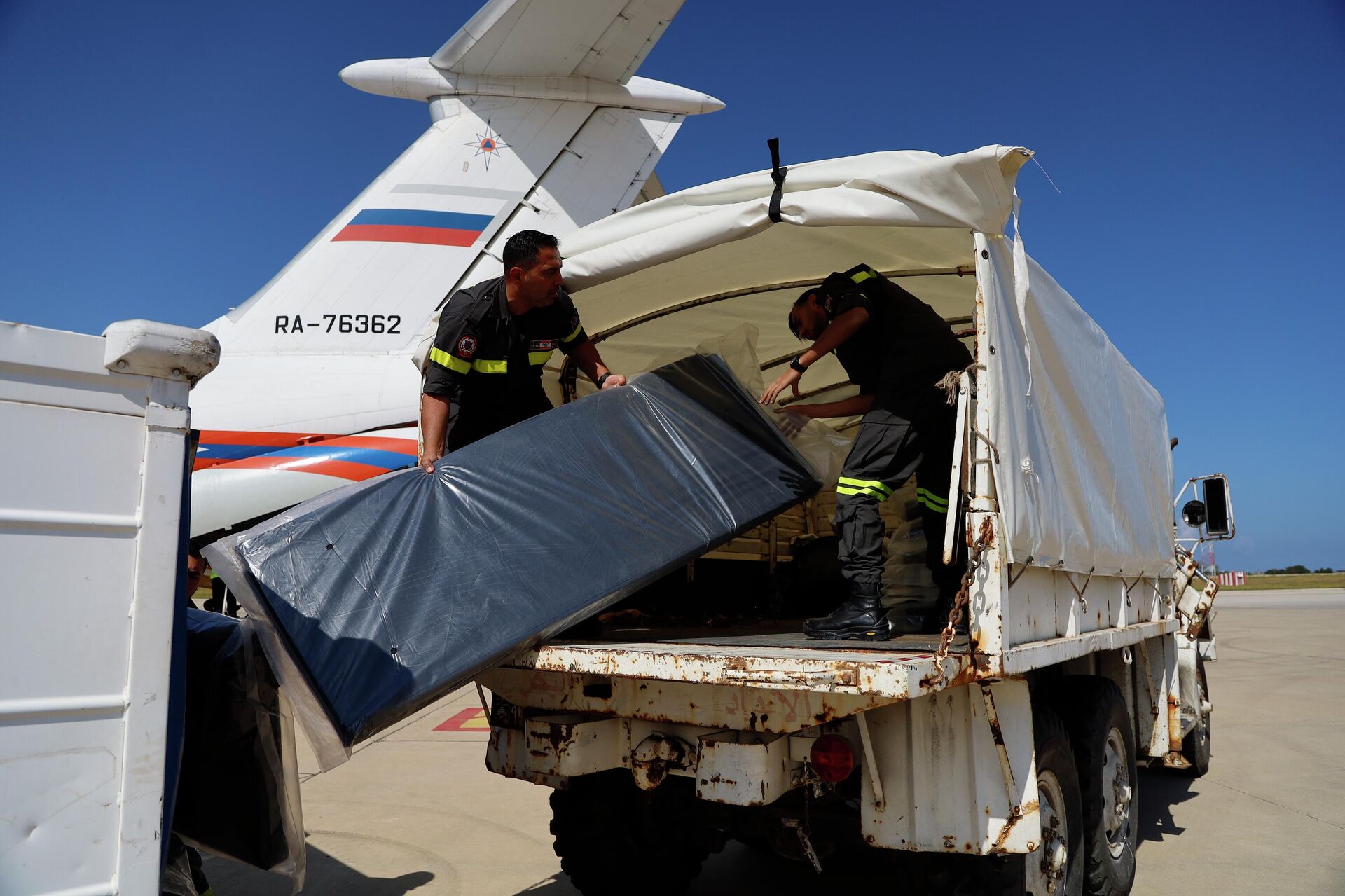 سبوتنيك ترصد لحظة وصول طائرة المساعدات الروسية إلى لبنان  - سبوتنيك عربي, 1920, 21.04.2026