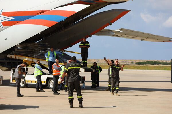 سبوتنيك ترصد لحظة وصول طائرة المساعدات الروسية إلى لبنان  - سبوتنيك عربي