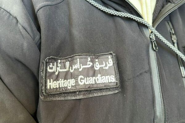 &quot;حراس التراث&quot; ينتشلون مخطوطات وآثار غزة من تحت الركام - سبوتنيك عربي