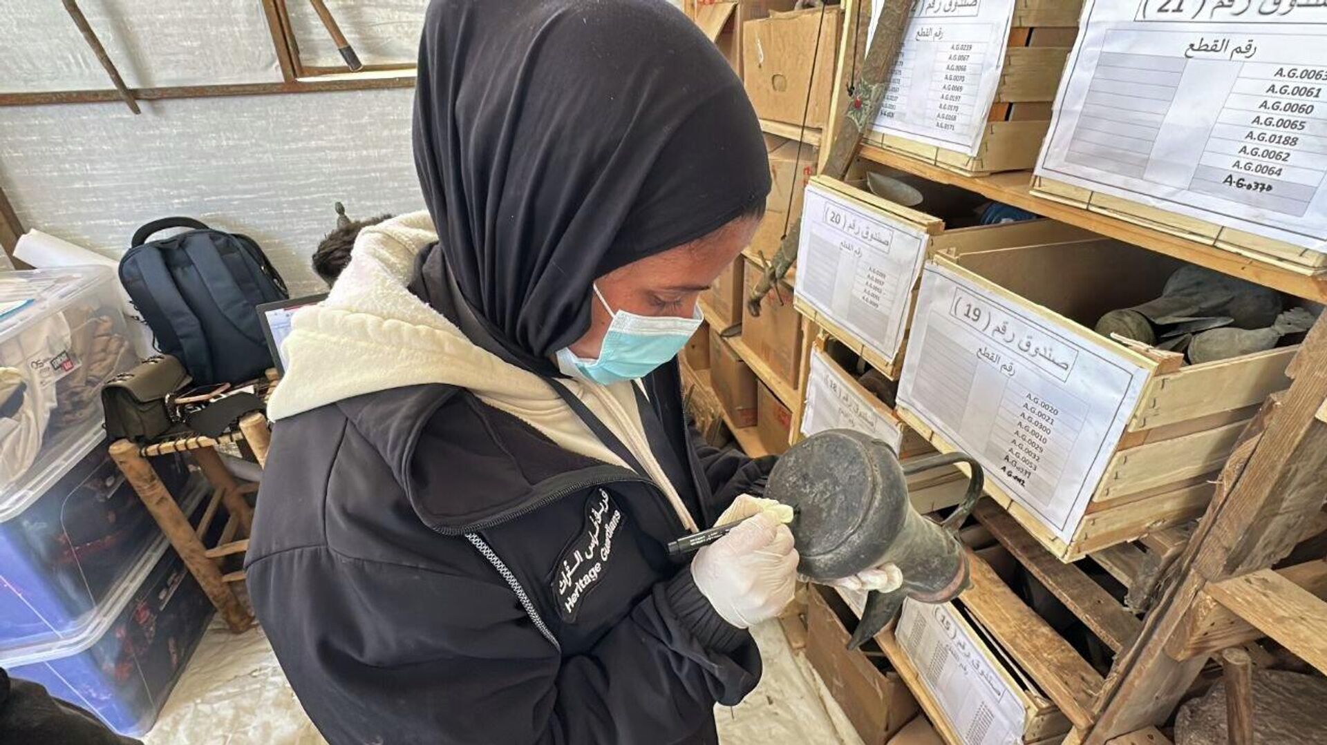 حراس التراث ينتشلون مخطوطات وآثار غزة من تحت الركام - سبوتنيك عربي, 1920, 22.04.2026