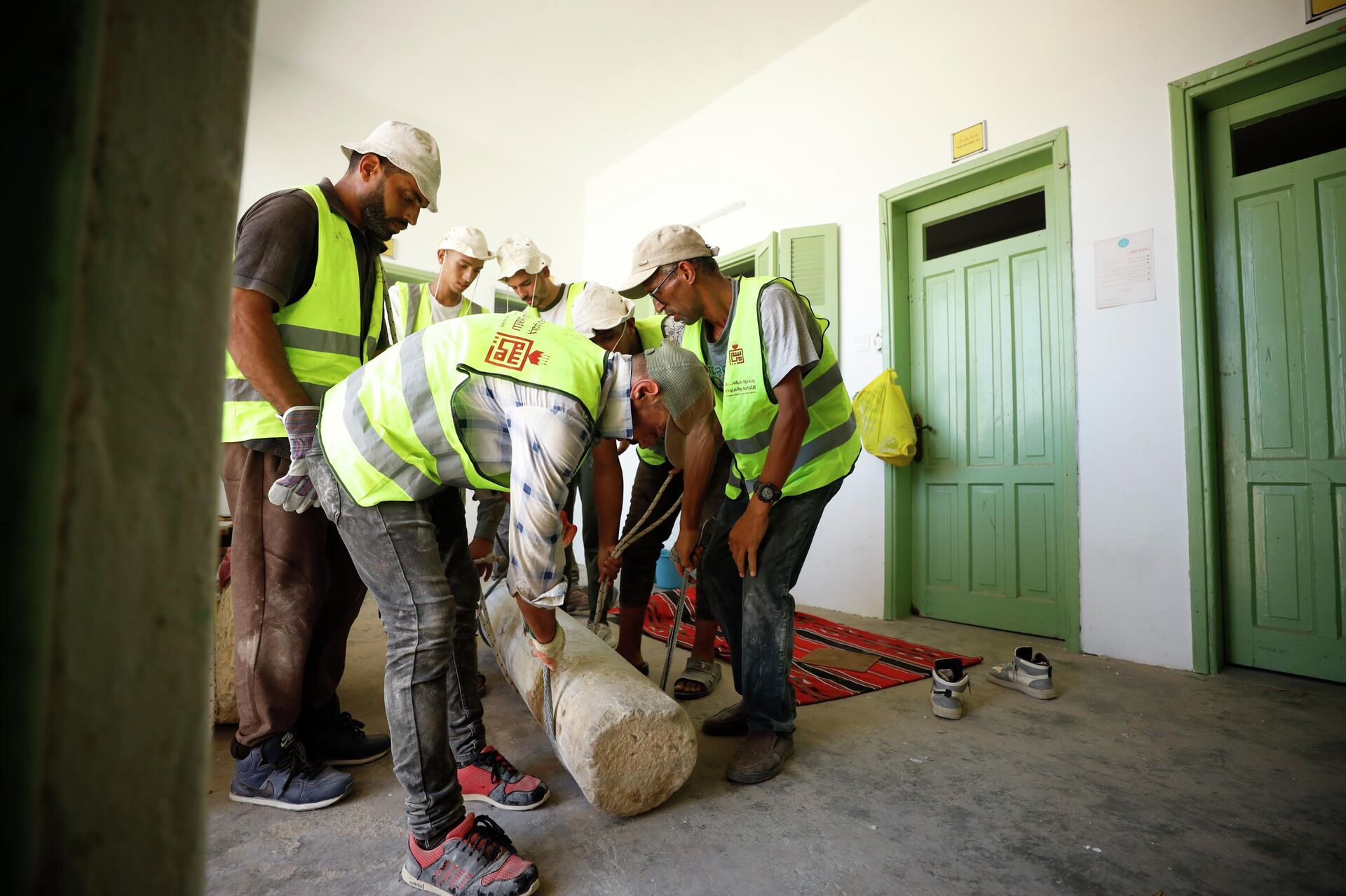 حراس التراث ينتشلون مخطوطات وآثار غزة من تحت الركام - سبوتنيك عربي, 1920, 22.04.2026