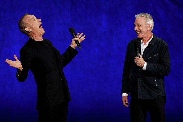 توم هانكس وتيم ألين، نجما فيلم "حكاية لعبة 5" القادم، يشاركان في عرض استوديوهات ديزني خلال مؤتمر سينماكون في لاس فيغاس، الولايات المتحدة. - سبوتنيك عربي