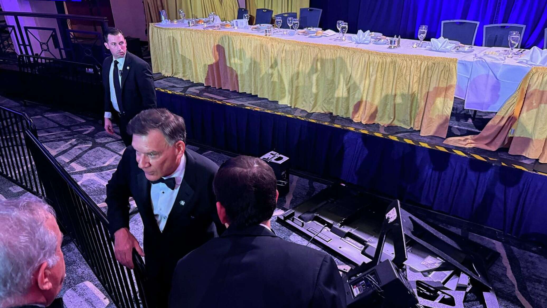 أول زعيم عربي يدين محاولة اغتيال ترامب