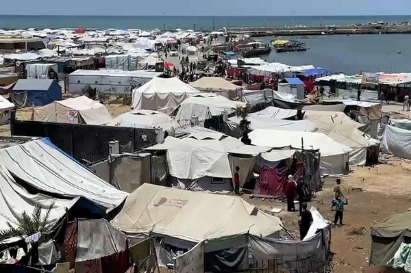 خلف الخط الأصفر بيوت تختفي وحدود تٌرسم والنازحون في غزة يتمسكون بحلم العودة   - سبوتنيك عربي