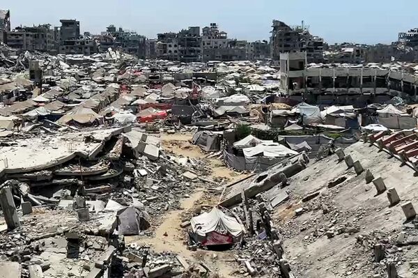 خلف الخط الأصفر بيوت تختفي وحدود تٌرسم والنازحون في غزة يتمسكون بحلم العودة   - سبوتنيك عربي