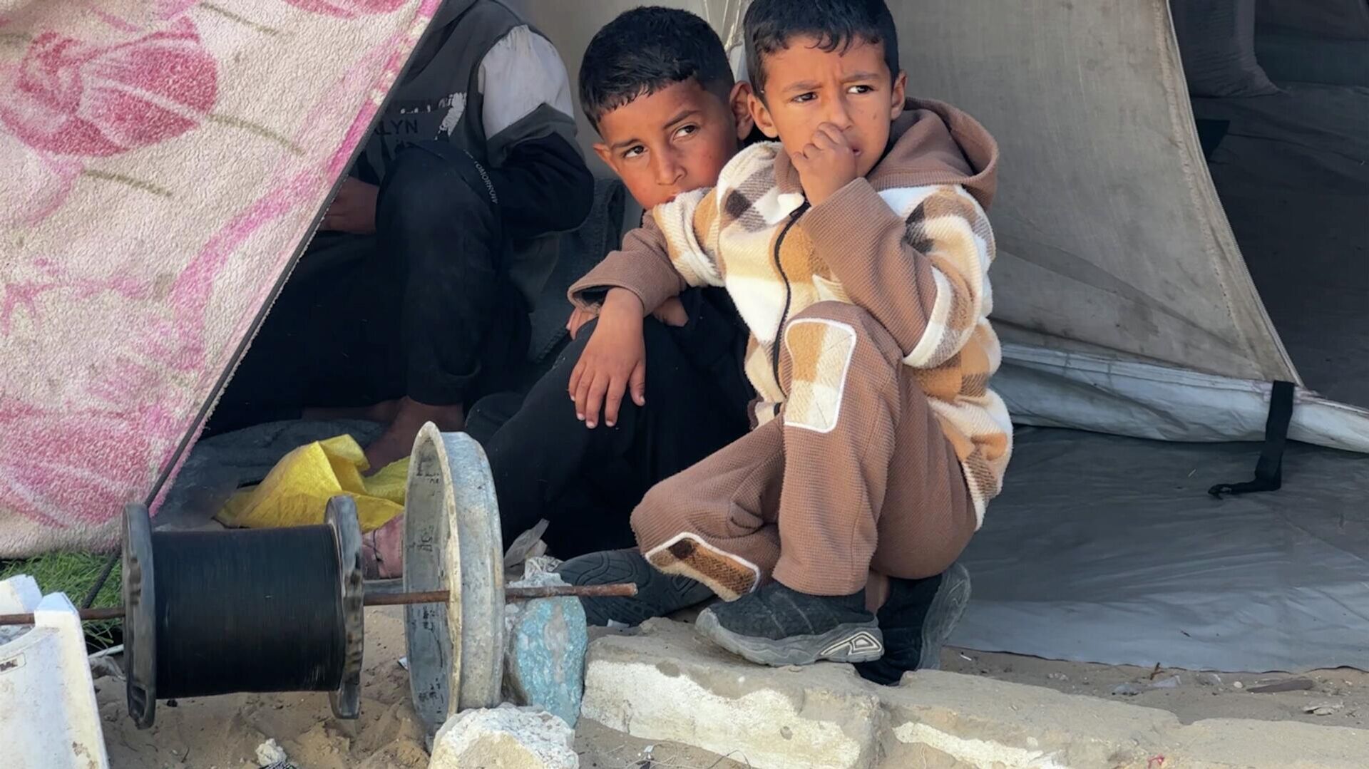 خلف الخط الأصفر بيوت تختفي وحدود تٌرسم والنازحون في غزة يتمسكون بحلم العودة   - سبوتنيك عربي, 1920, 28.04.2026