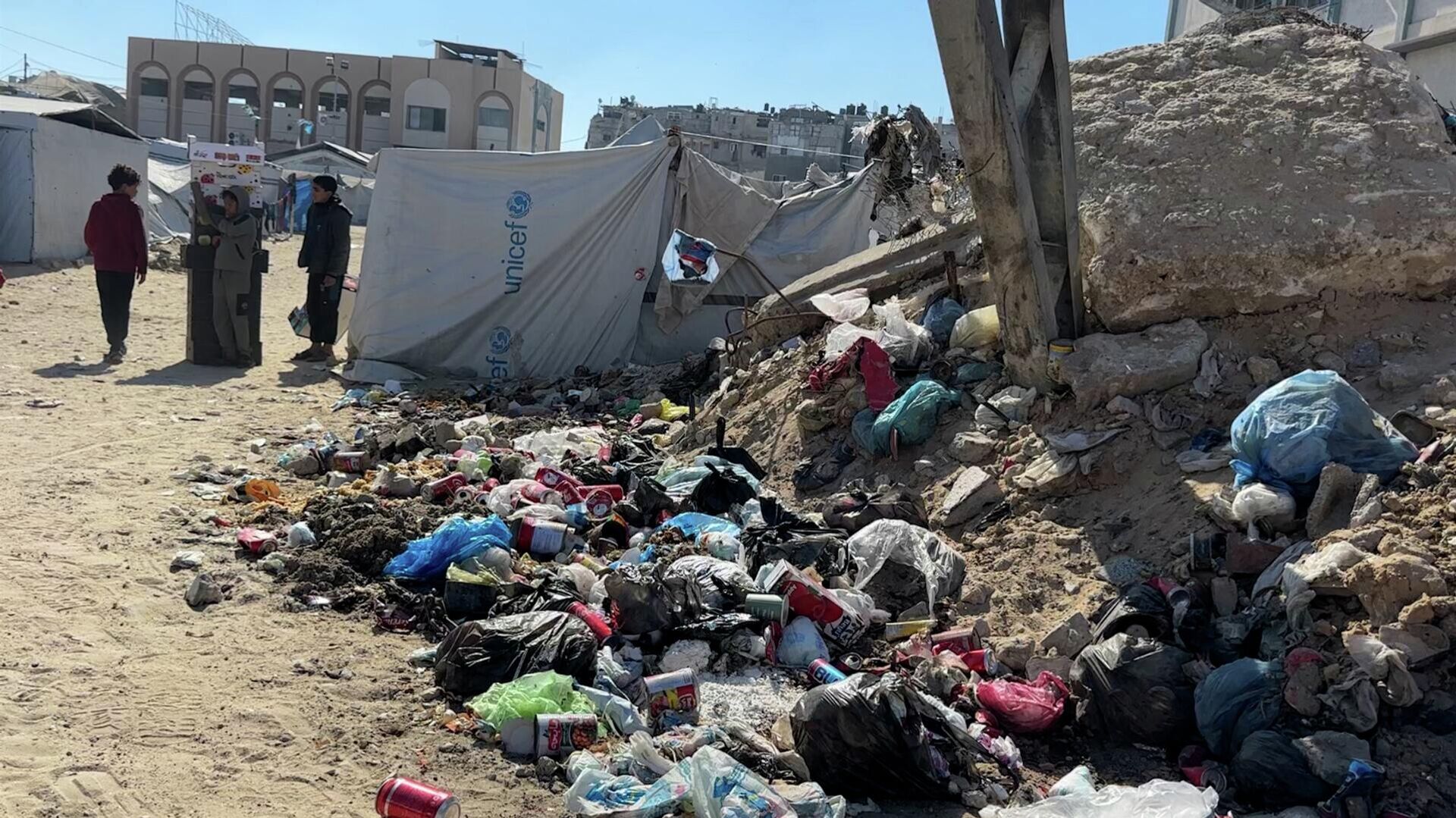 خلف الخط الأصفر بيوت تختفي وحدود تٌرسم والنازحون في غزة يتمسكون بحلم العودة   - سبوتنيك عربي, 1920, 28.04.2026