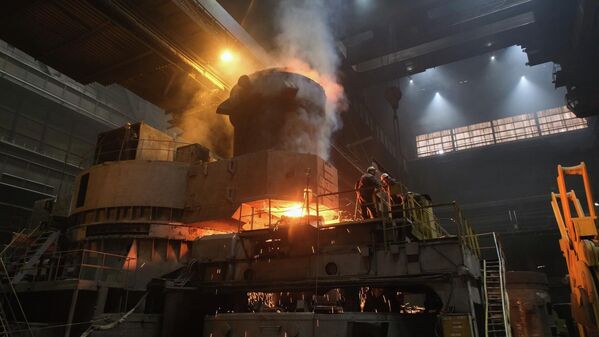 صورة توثق بدء شركة "روساتوم" بتصنيع معدات المفاعل للوحدة الأولى من محطة الطاقة النووية الصغيرة في أوزبكستان. - سبوتنيك عربي