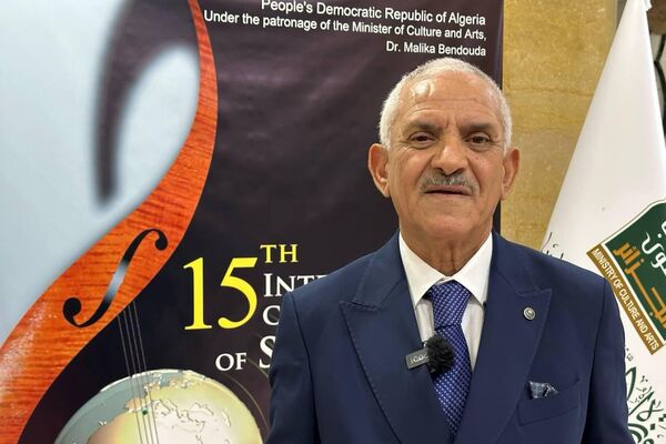 محافظ المهرجان الدولي للموسيقى السيمفونية في الجزائر، عبد القادر بوعزارة - سبوتنيك عربي