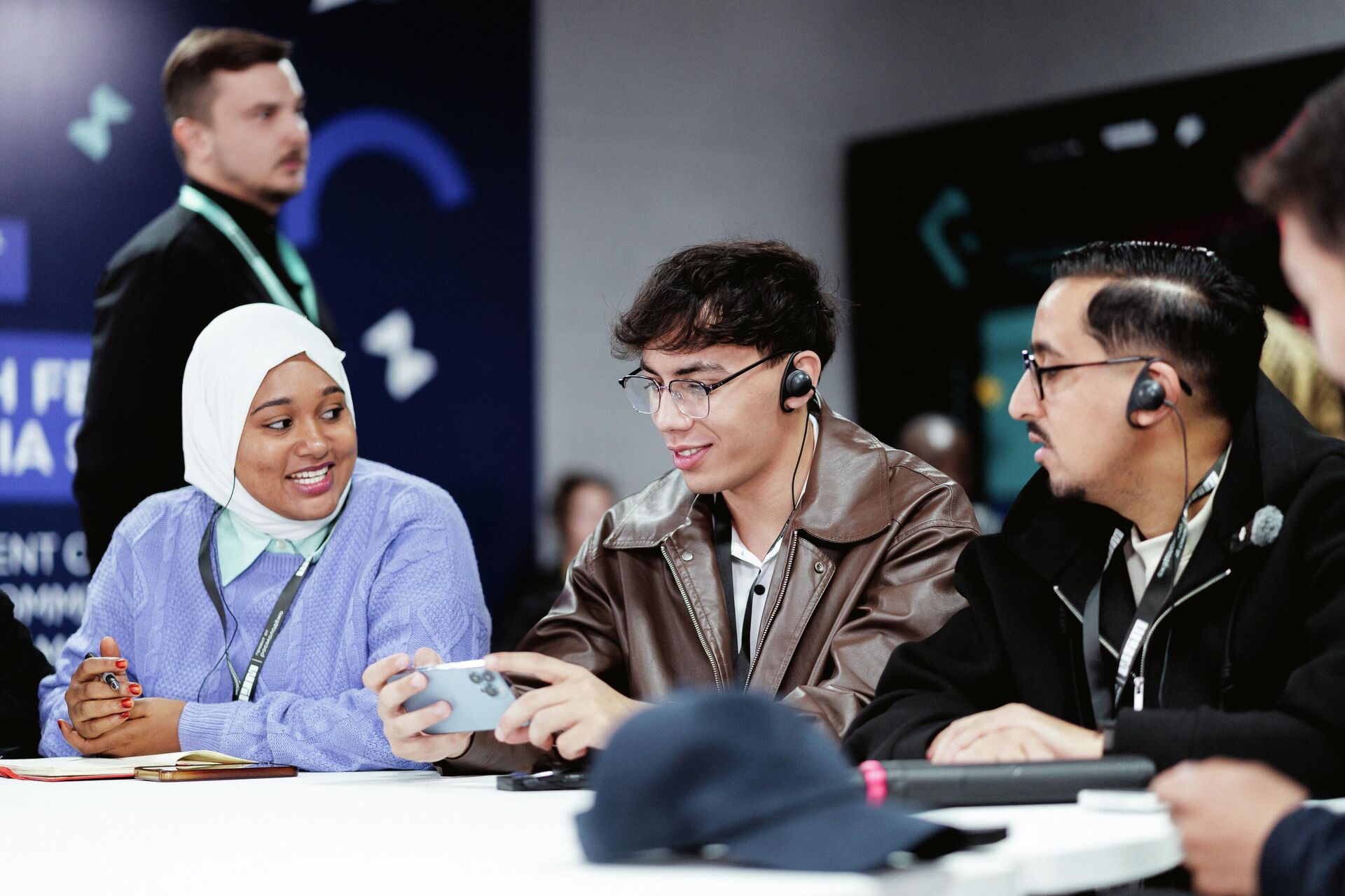  افتتاح مدرسة إعلامية للمدونين الأجانب من 25 دولة في مقاطعة كالينينغراد.
 - سبوتنيك عربي, 1920, 07.05.2026