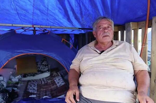 محمد ياسين... رحلة نزوح جديدة بعد عام من العودة إلى حولا اللبنانية محمد ياسين... رحلة نزوح جديدة بعد عام من العودة إلى حولا اللبنانية - سبوتنيك عربي