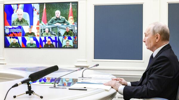 أجرى الرئيس الروسي فلاديمير بوتين، والرئيس البيلاروسي ألكسندر لوكاشينكو مناورات نووية - سبوتنيك عربي