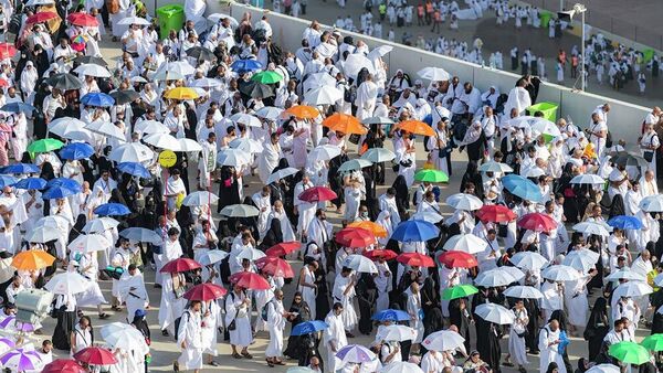 صورة أرشيفية لحجاج بيت الله الحرام - سبوتنيك عربي