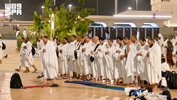 حجاج بيت الله الحرام ينفرون من عرفات إلى مزدلفة - سبوتنيك عربي