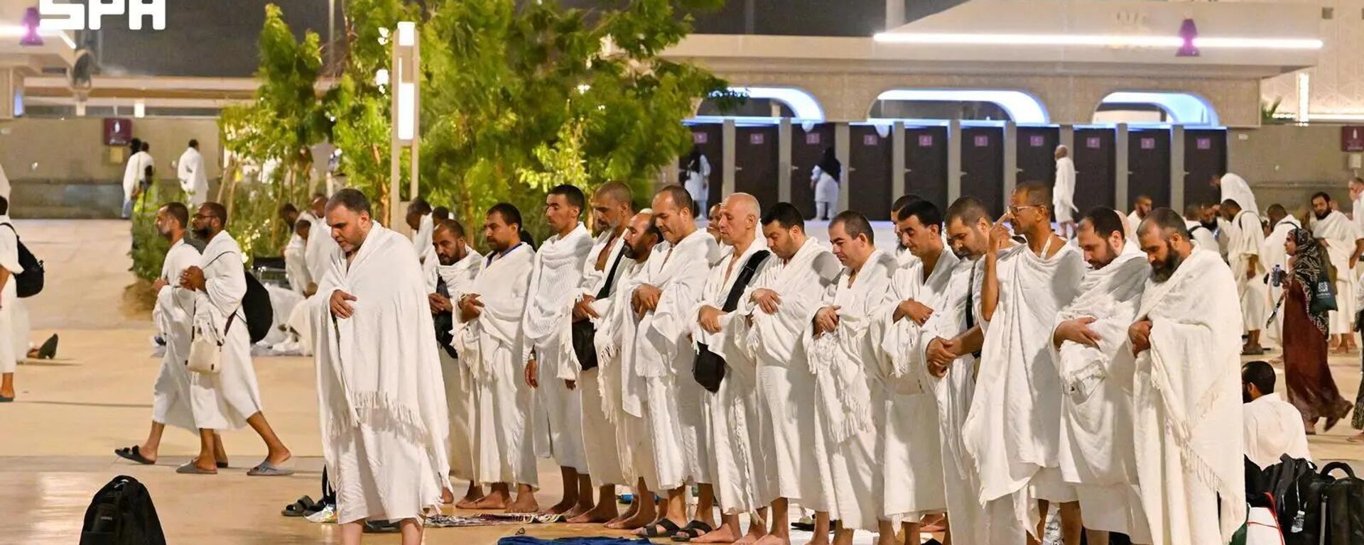 حجاج بيت الله الحرام ينفرون من عرفات إلى مزدلفة - سبوتنيك عربي, 1920, 26.05.2026