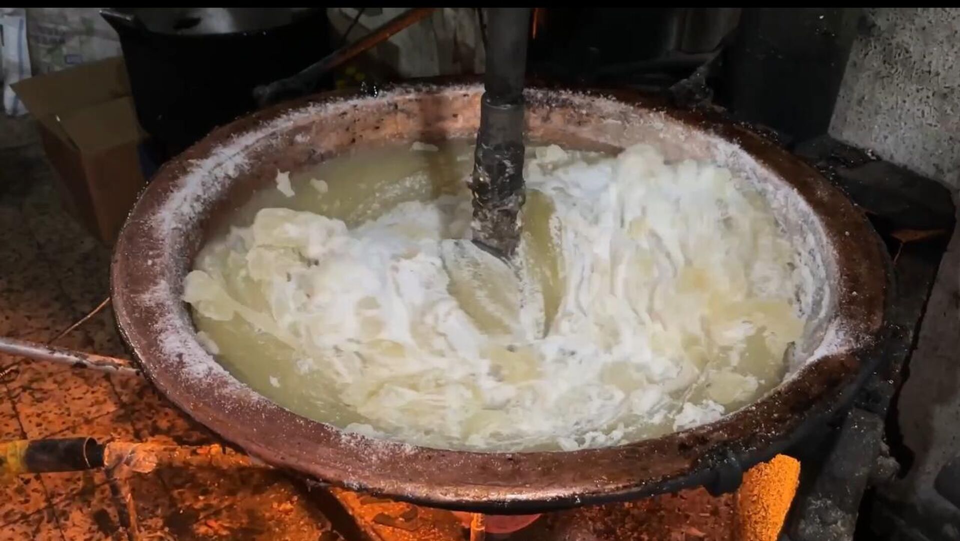 الحلقوم يخفف مرارة الحرب في غزة ويكسو العيد بفرحة متبقية الحلقوم يخفف مرارة الحرب في غزة ويكسو العيد بفرحة متبقية - سبوتنيك عربي, 1920, 29.05.2026