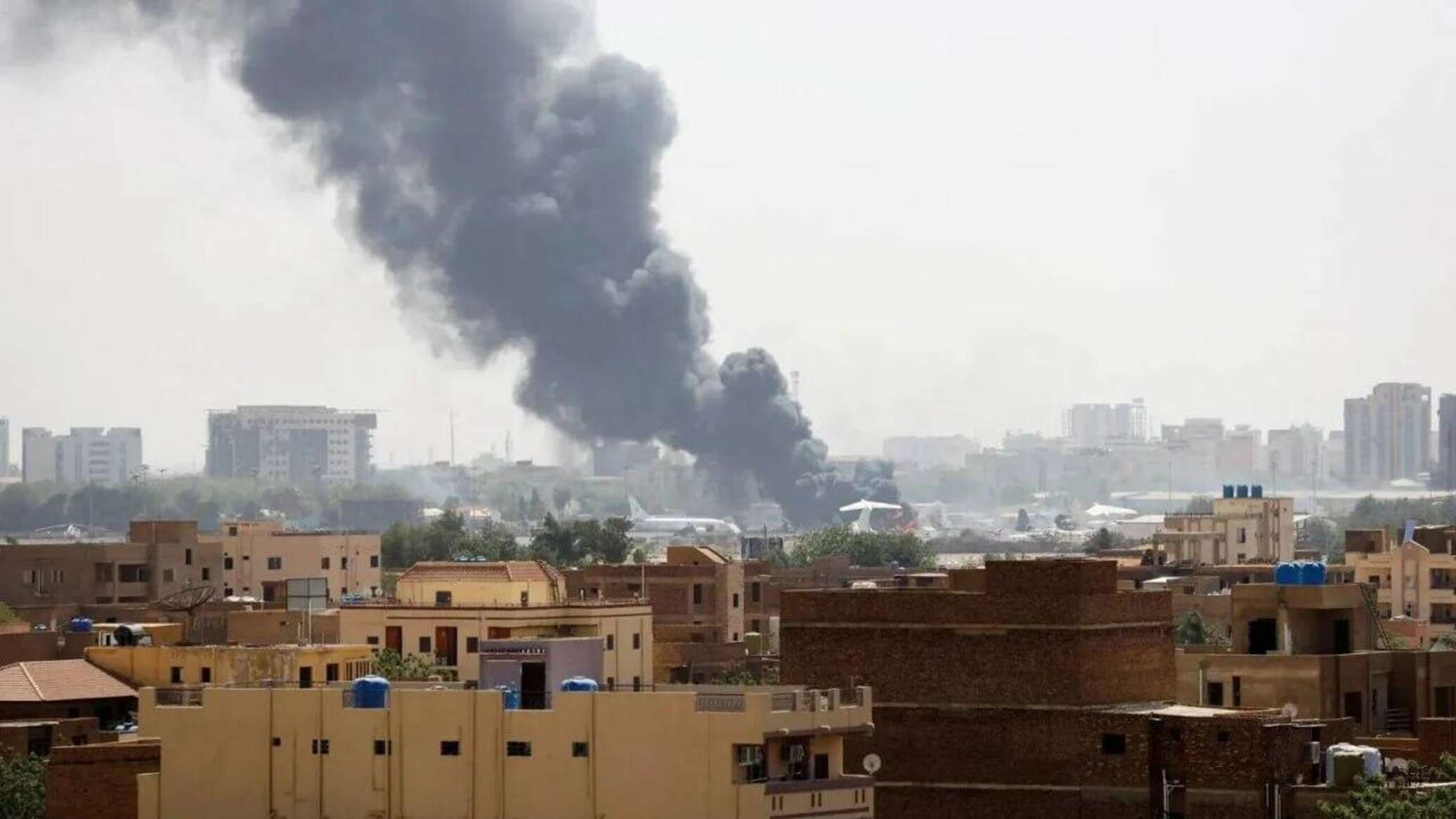 مسيرة إسرائيلية تستهدف سيارة للجيش اللبناني... وإصابة عسكريين بجروح بليغة في النبطية