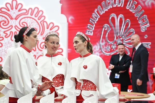 جانب من فعاليات اليوم الثاني لمنتدى سان بطرسبورغ الاقتصادي الدولي 2026. - سبوتنيك عربي