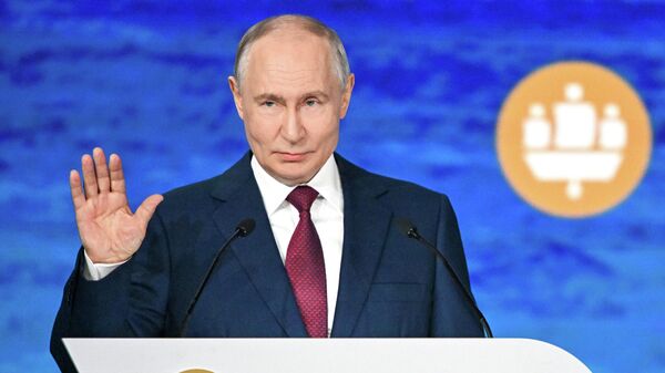 Президент РФ Владимир Путин на пленарном заседании XXIX Петербургского международного экономического форума - سبوتنيك عربي