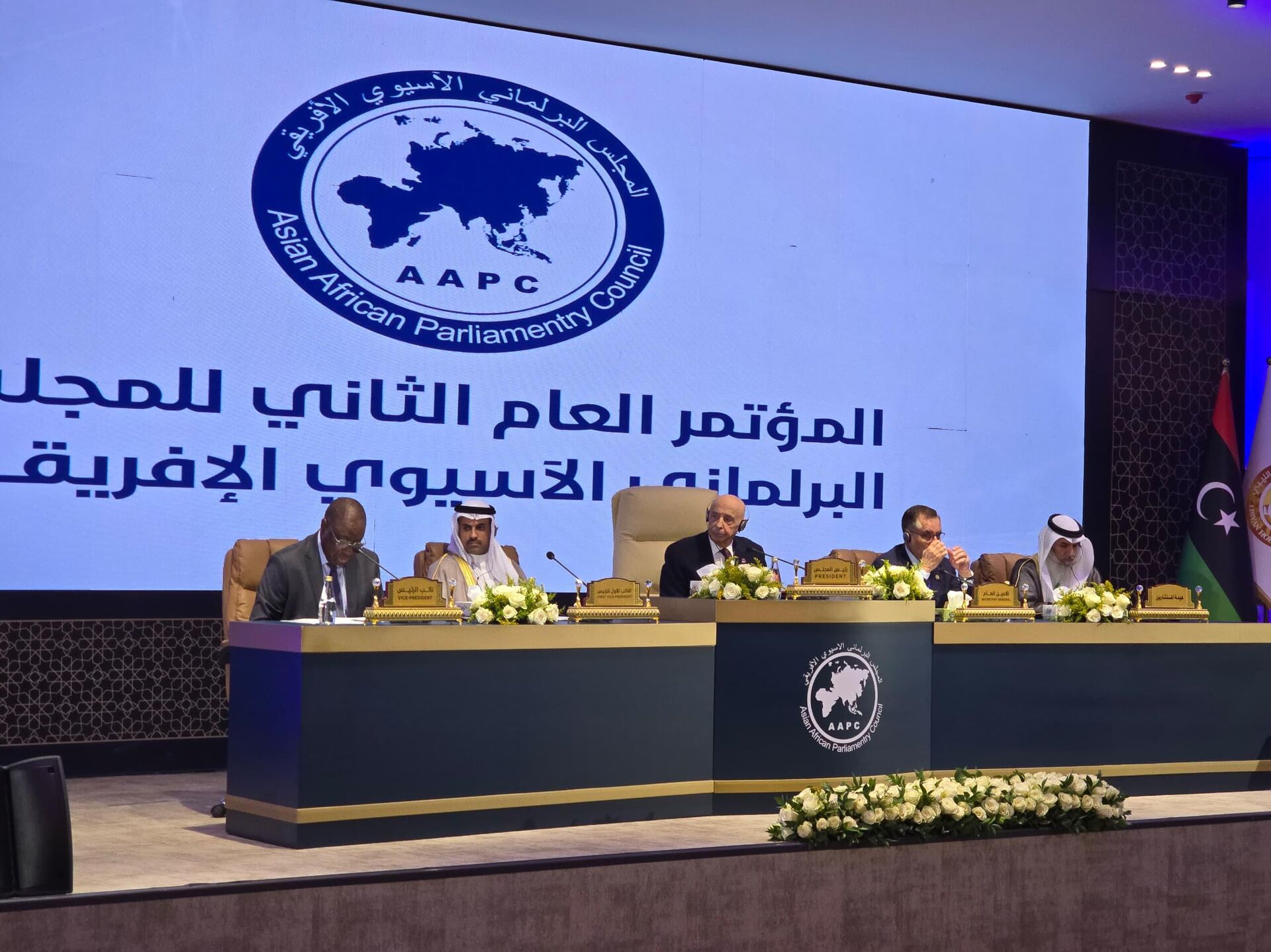 بنغازي تحتضن المؤتمر البرلماني الآسيوي الأفريقي لتعزيز الشراكة والتعاون بين القارتين
بنغازي تحتضن المؤتمر البرلماني الآسيوي الأفريقي لتعزيز الشراكة والتعاون بين القارتين
- سبوتنيك عربي, 1920, 15.06.2026