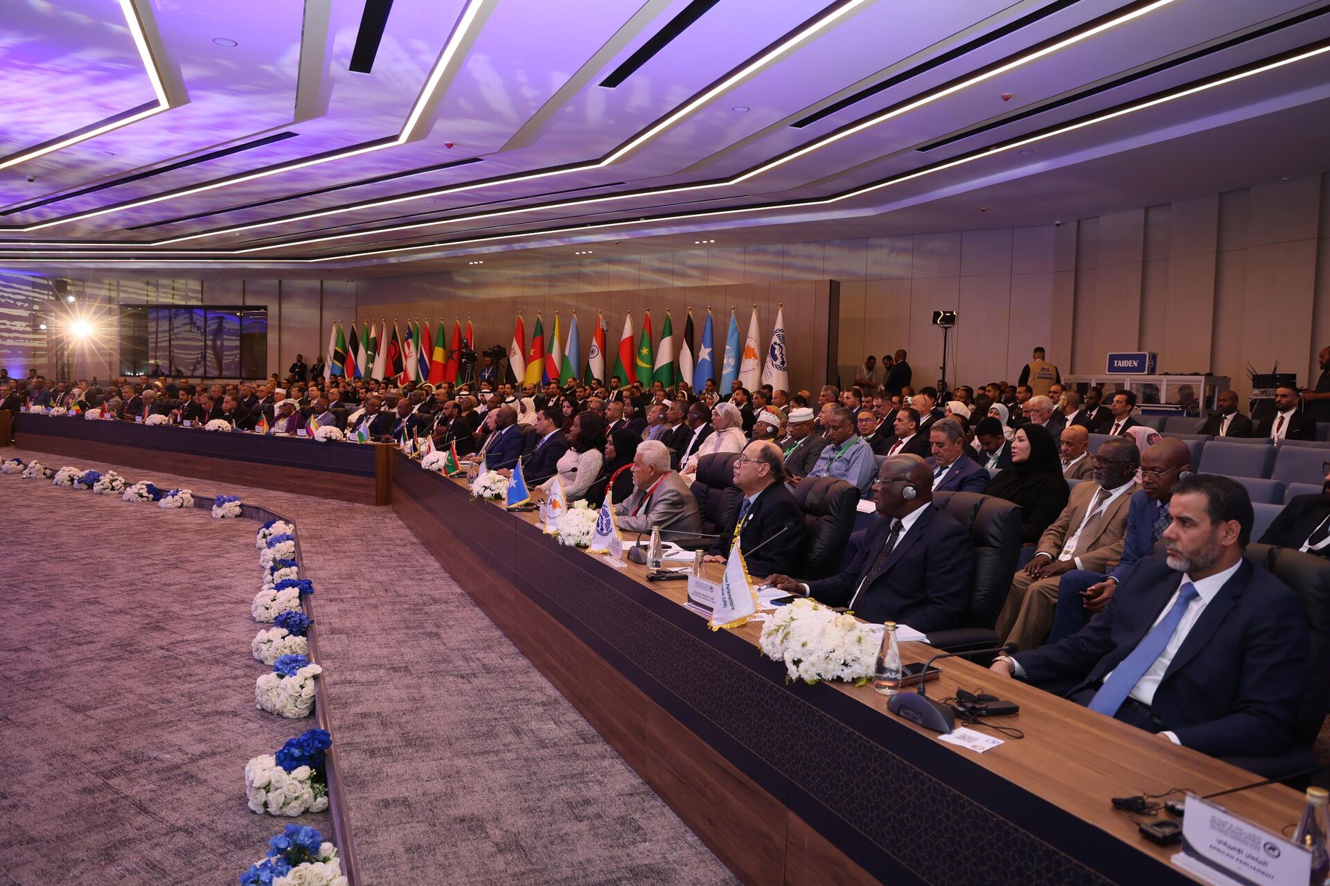 برلماني أفريقي لـسبوتنيك: مؤتمر بنغازي يعزز الشراكة الآسيوية الأفريقية ويمهد لحلول مشتركة  - سبوتنيك عربي, 1920, 16.06.2026