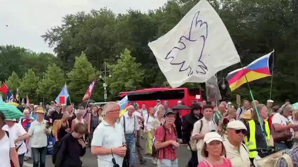 مسيرة في برلين ترفض التصعيد وتدعو للحوار مع موسكو - سبوتنيك عربي