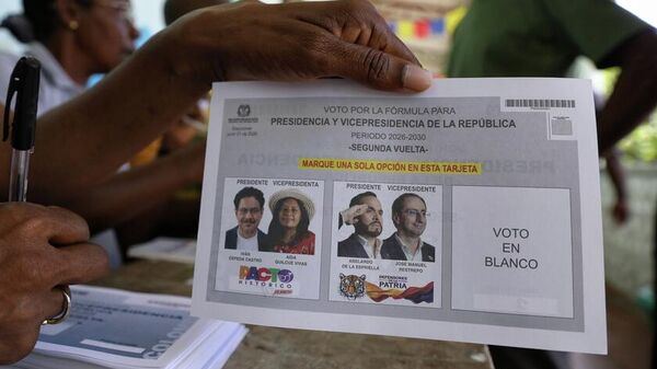 Boleta de la segunda vuelta de los comicios presidenciales en Colombia. - سبوتنيك عربي