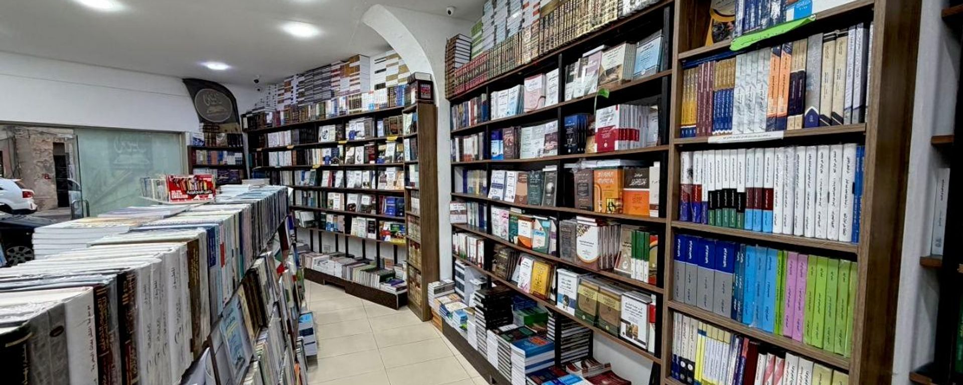 رفوف بلا قراء.. أزمة المكتبات والقراءة في ليبيا تتفاقم - سبوتنيك عربي, 1920, 25.06.2026