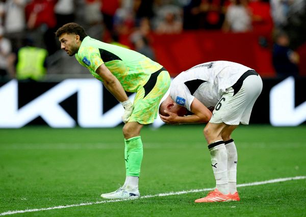 كرة القدم - كأس العالم FIFA 2026 - المجموعة السابعة - نيوزيلندا ضد مصر - ملعب بي سي بليس، فانكوفر، كندا - 21 يونيو 2026. حيث يبدو فين سورمان وماكس كروكومب من نيوزيلندا محبطين بعد المباراة - سبوتنيك عربي