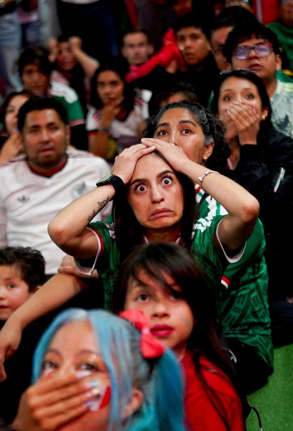 ردود فعل الجماهير أثناء عرض مباراة المكسيك وكوريا الجنوبية في عرض عام، خلال بطولة كأس العالم لكرة القدم 2026، في مكسيكو سيتي، المكسيك، 18 يونيو 2026. - سبوتنيك عربي