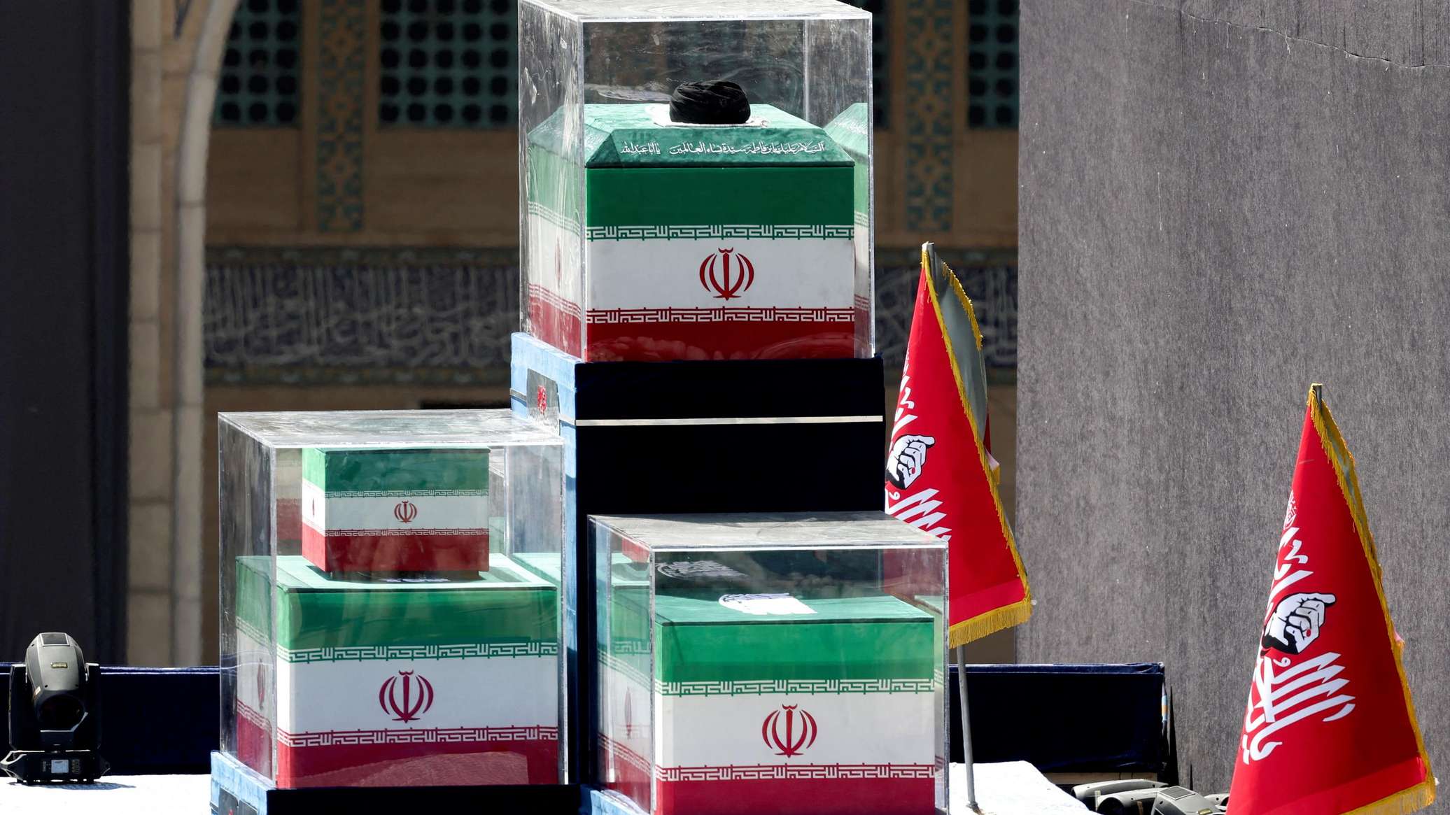 انتهاء مراسم تشييع علي خامنئي في مشهد