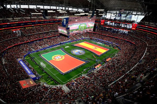 منتخبا إسبانيا والبرتغال قبل مباراة دور الـ16 من كأس العالم لكرة القدم في أرلينغتون، تكساس - سبوتنيك عربي
