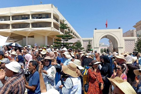 تونس.. مئات العاطلين عن العمل من أصحاب الشهادات العليا يحتجون - سبوتنيك عربي