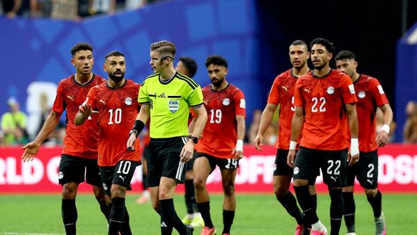  الحكم الفرنسي، فرانسوا ليتيكسييه، خلال مبارة مصر والأرجنتين في دور الـ16 لبطولة كأس العالم، أتلانتا، جورجيا، الولايات المتحدة، 7 يوليو/ تموز 2026 - سبوتنيك عربي